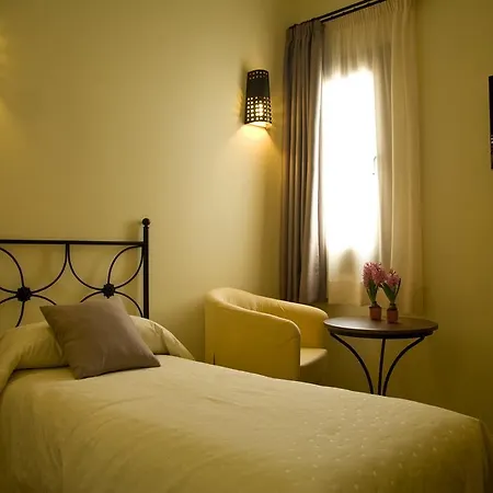 Hotel Estrella De Nieves 3*